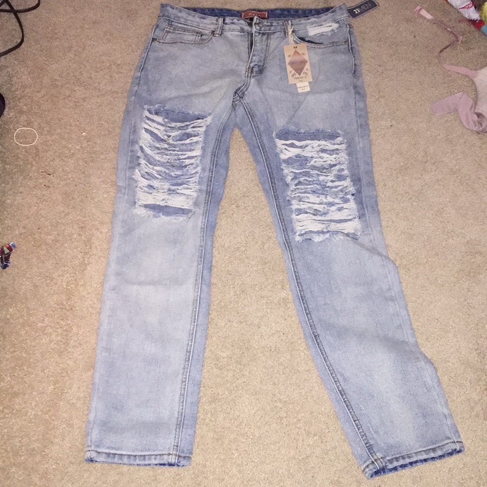 Men’s Distressed Jeans